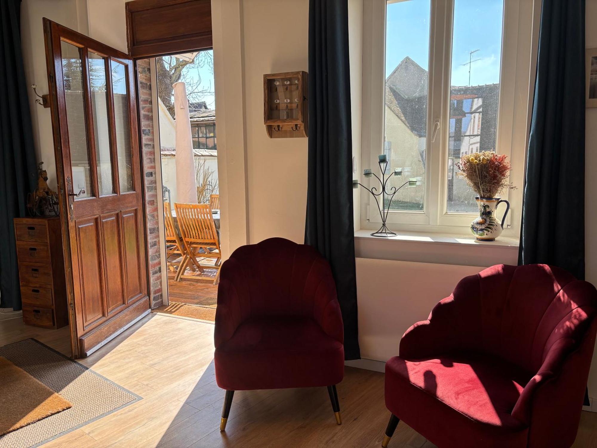 Villa Fontaine Avec Piscine Interieur Chauffee-Maison De Campagne Familiale -Ideal Vacances Ou Sejour Professionnel -3 Chambres-Bureau Separe -Lit Bebe - Parking Facile & Gratuit エクステリア 写真