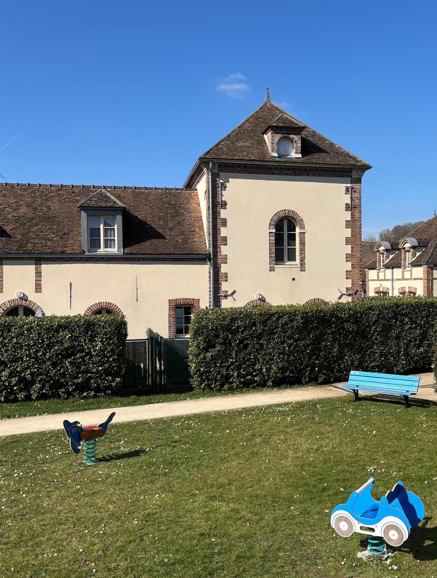 Villa Fontaine Avec Piscine Interieur Chauffee-Maison De Campagne Familiale -Ideal Vacances Ou Sejour Professionnel -3 Chambres-Bureau Separe -Lit Bebe - Parking Facile & Gratuit エクステリア 写真