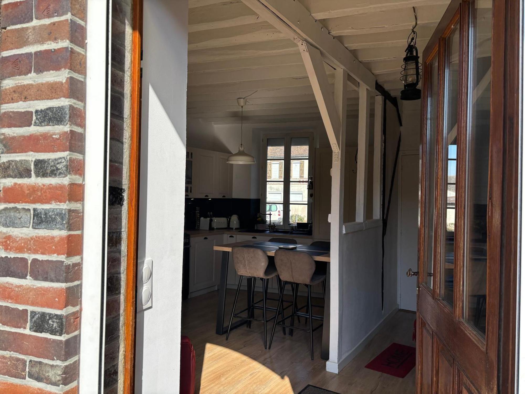 Villa Fontaine Avec Piscine Interieur Chauffee-Maison De Campagne Familiale -Ideal Vacances Ou Sejour Professionnel -3 Chambres-Bureau Separe -Lit Bebe - Parking Facile & Gratuit エクステリア 写真