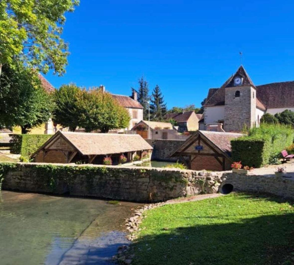 Villa Fontaine Avec Piscine Interieur Chauffee-Maison De Campagne Familiale -Ideal Vacances Ou Sejour Professionnel -3 Chambres-Bureau Separe -Lit Bebe - Parking Facile & Gratuit エクステリア 写真